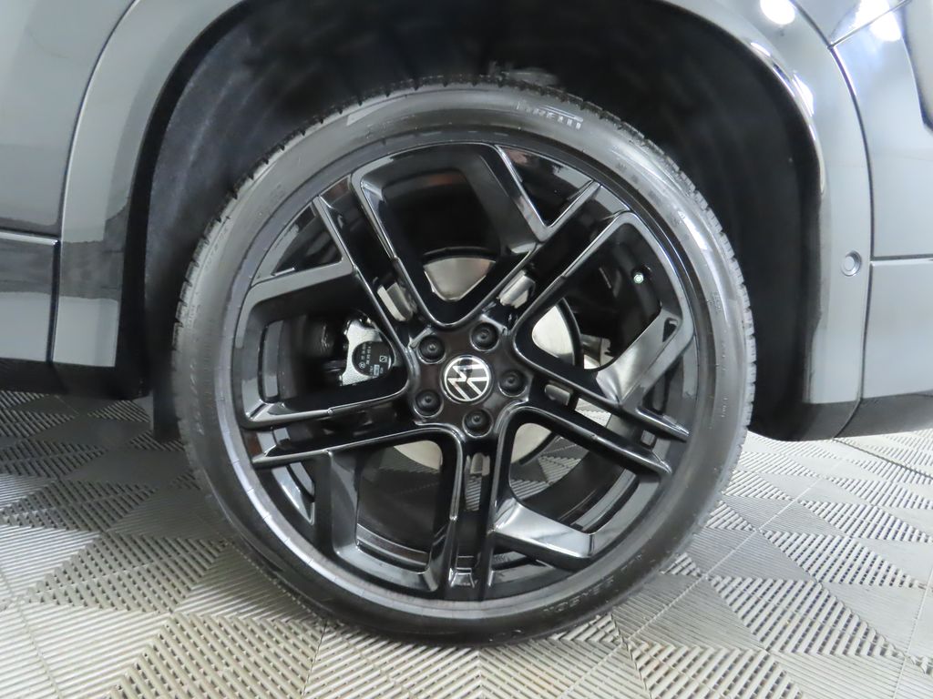 2025 Volkswagen Tiguan SE R-Line Black photo 31