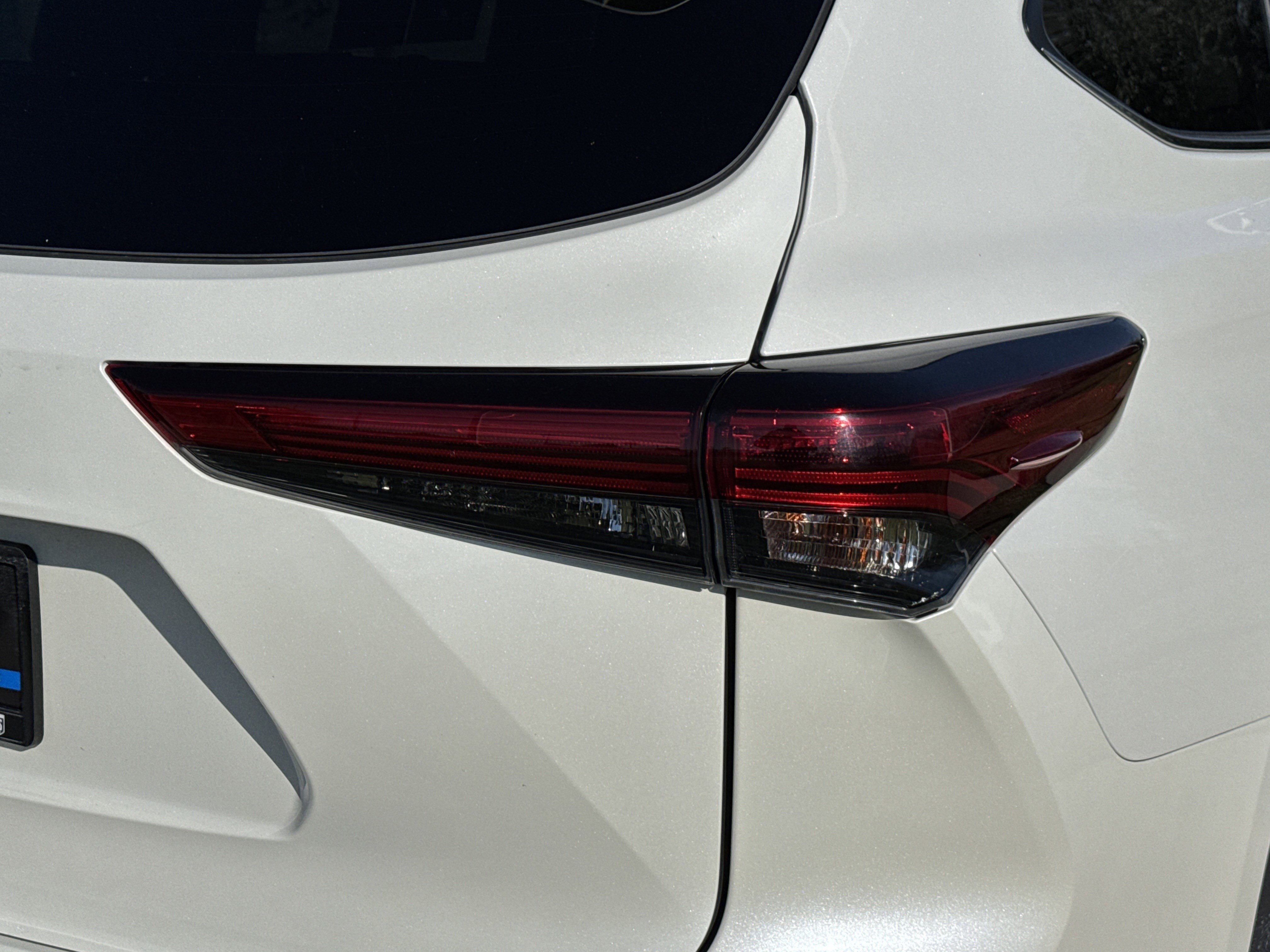 2021 Toyota Highlander LE photo 4