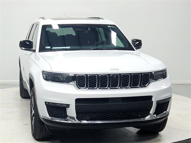 2024 Jeep Grand Cherokee Limited photo 2