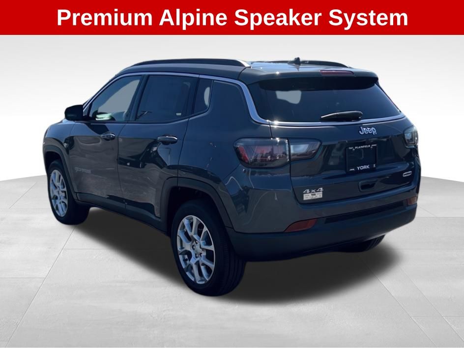 2024 Jeep Compass Latitude Lux photo 5