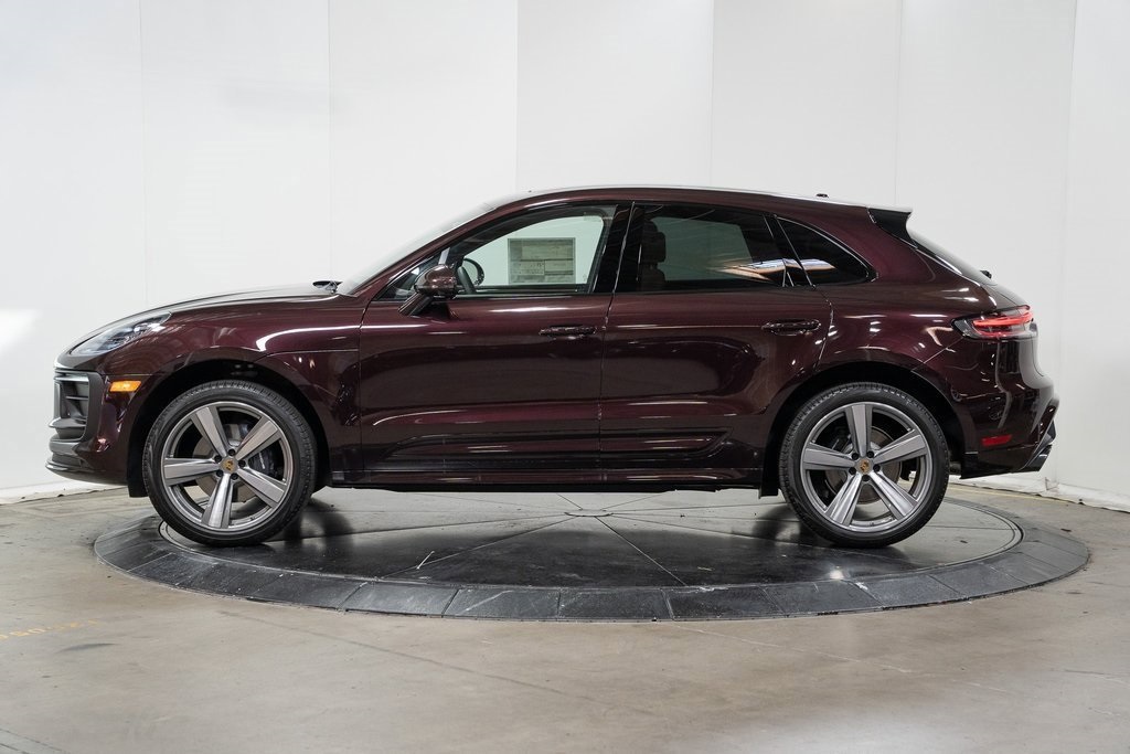 2024 Porsche Macan photo 2