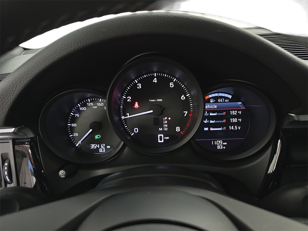 2023 Porsche Macan T photo 15