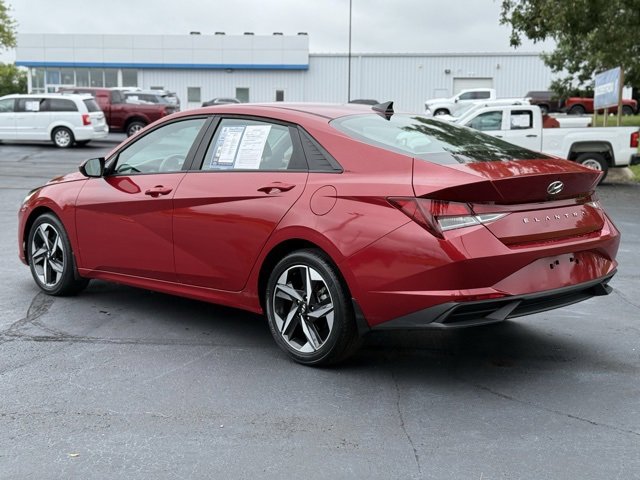 2023 Hyundai Elantra SEL photo 4