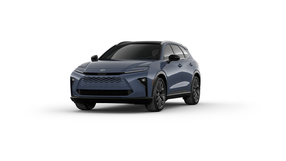 2025 Toyota Crown Signia Limited's photo