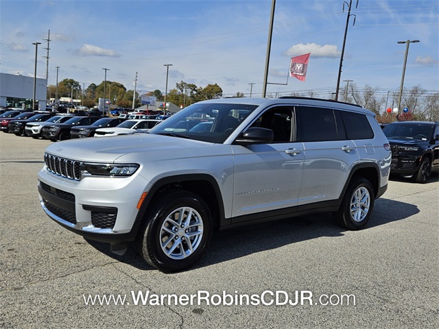 2025 Jeep Grand Cherokee Laredo X photo 2