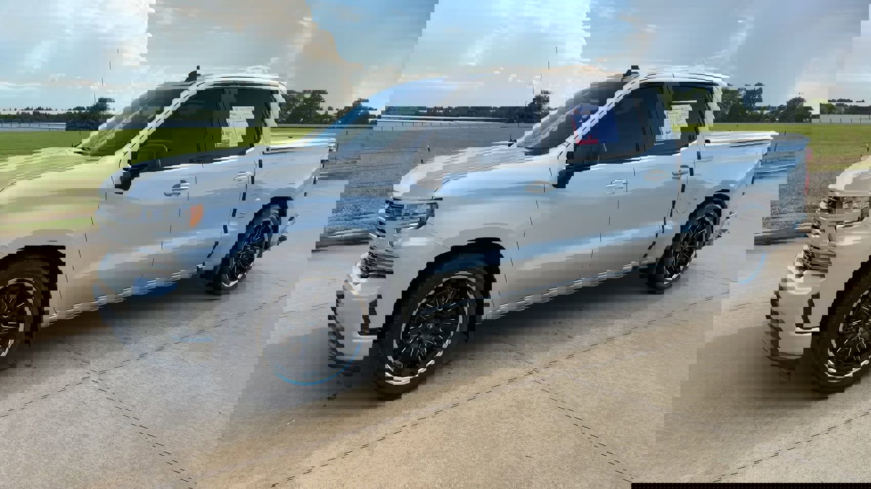 2021 Chevrolet Silverado 1500 LT photo 4