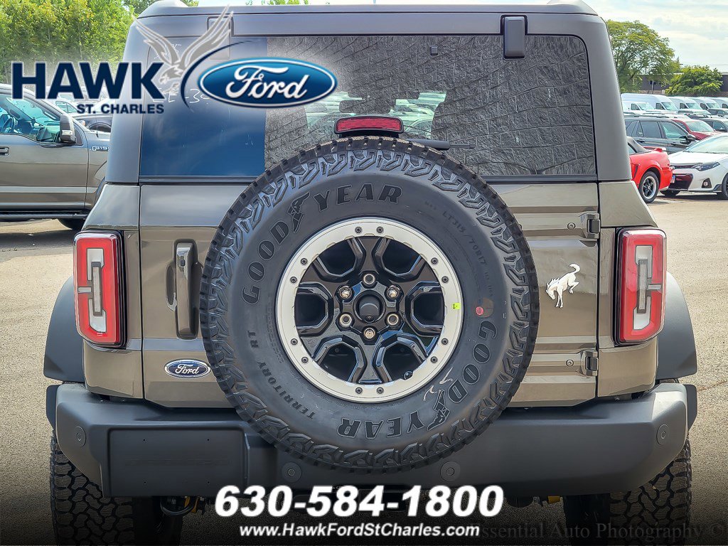 2025 Ford Bronco Outer Banks photo 4