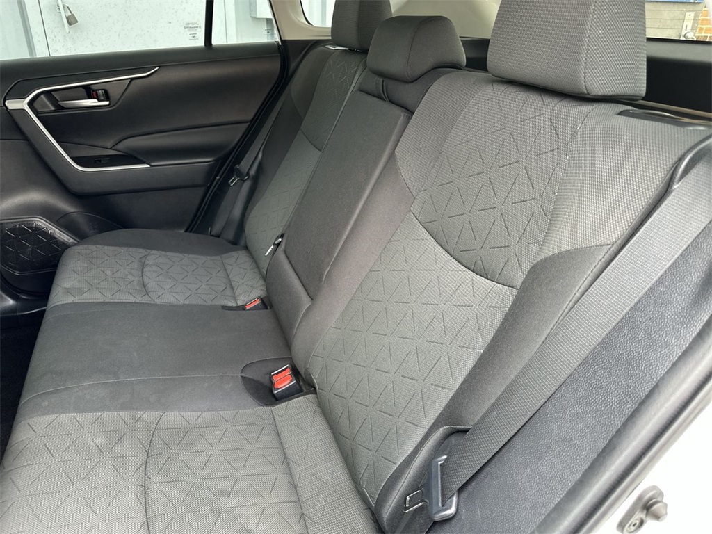 2023 Toyota RAV4 XLE photo 18
