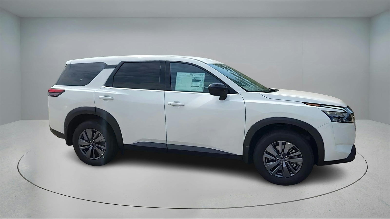 2025 Nissan Pathfinder S photo 2
