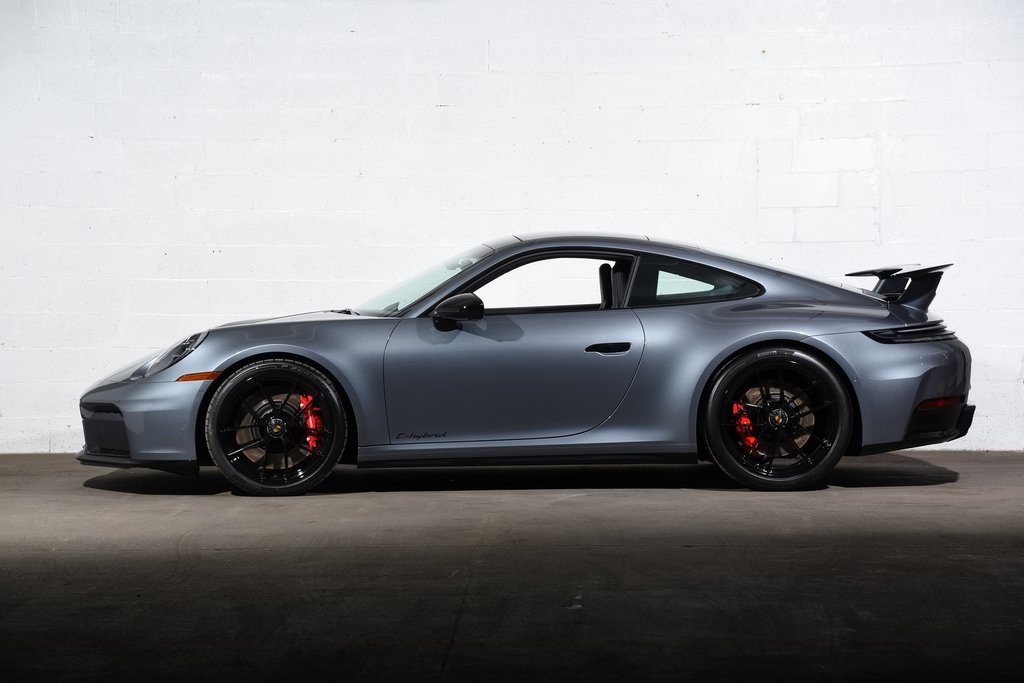 2026 Porsche 911 Coupe GTS photo 2