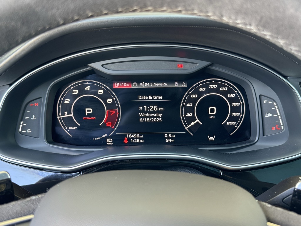 2024 Audi RS Q8 photo 2