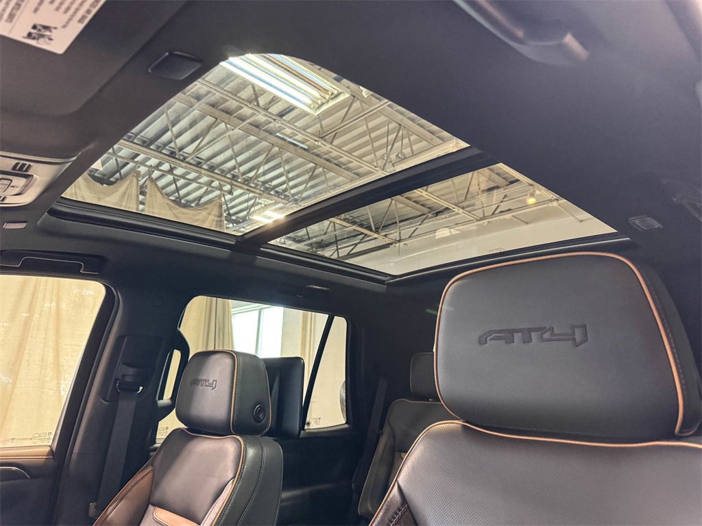 2024 Gmc Yukon AT4 photo 3