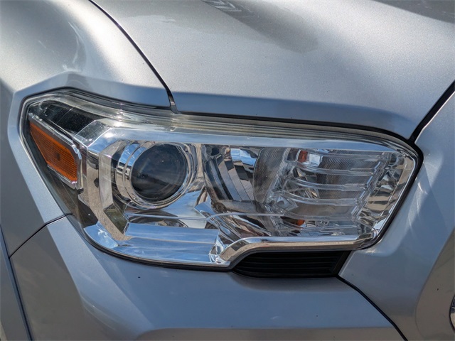 2021 Toyota Tacoma TRD Sport photo 9