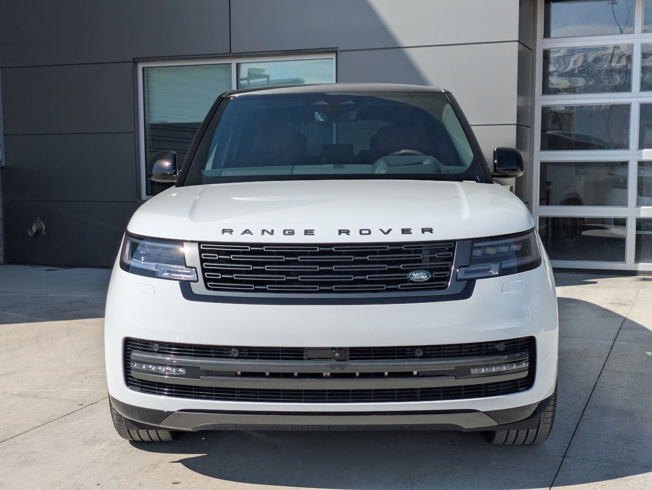 2025 Land Rover Range Rover Autobiography photo 2
