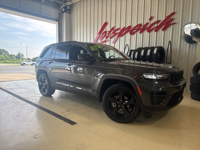 Used 2023 Jeep Grand Cherokee Altitude with VIN 1C4RJHAG4PC640915 for sale in Kansas City