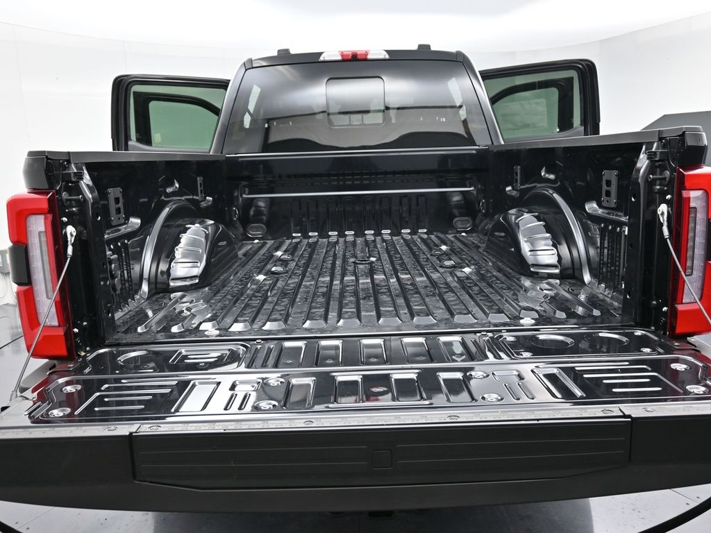 2026 Ford F-350 Platinum photo 25