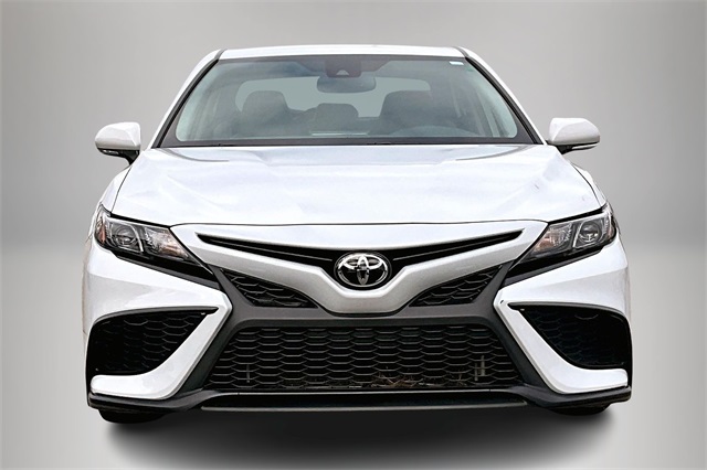 2024 Toyota Camry SE photo 3