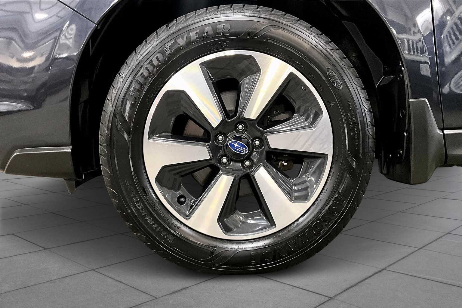 2018 Subaru Forester Premium photo 9