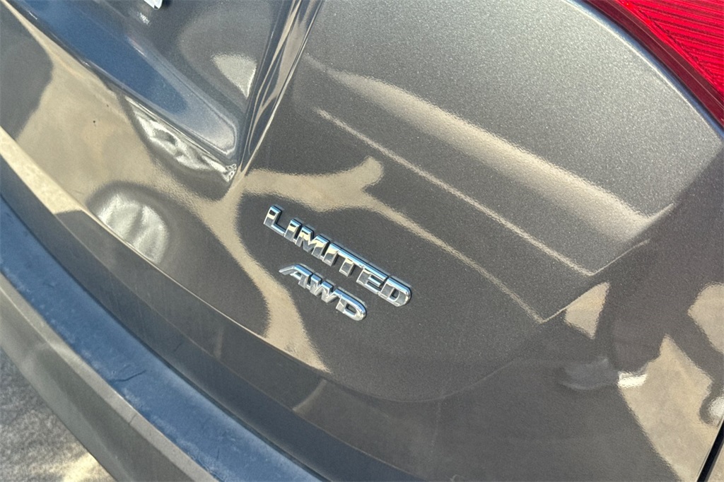 2015 Toyota RAV4 Limited photo 5