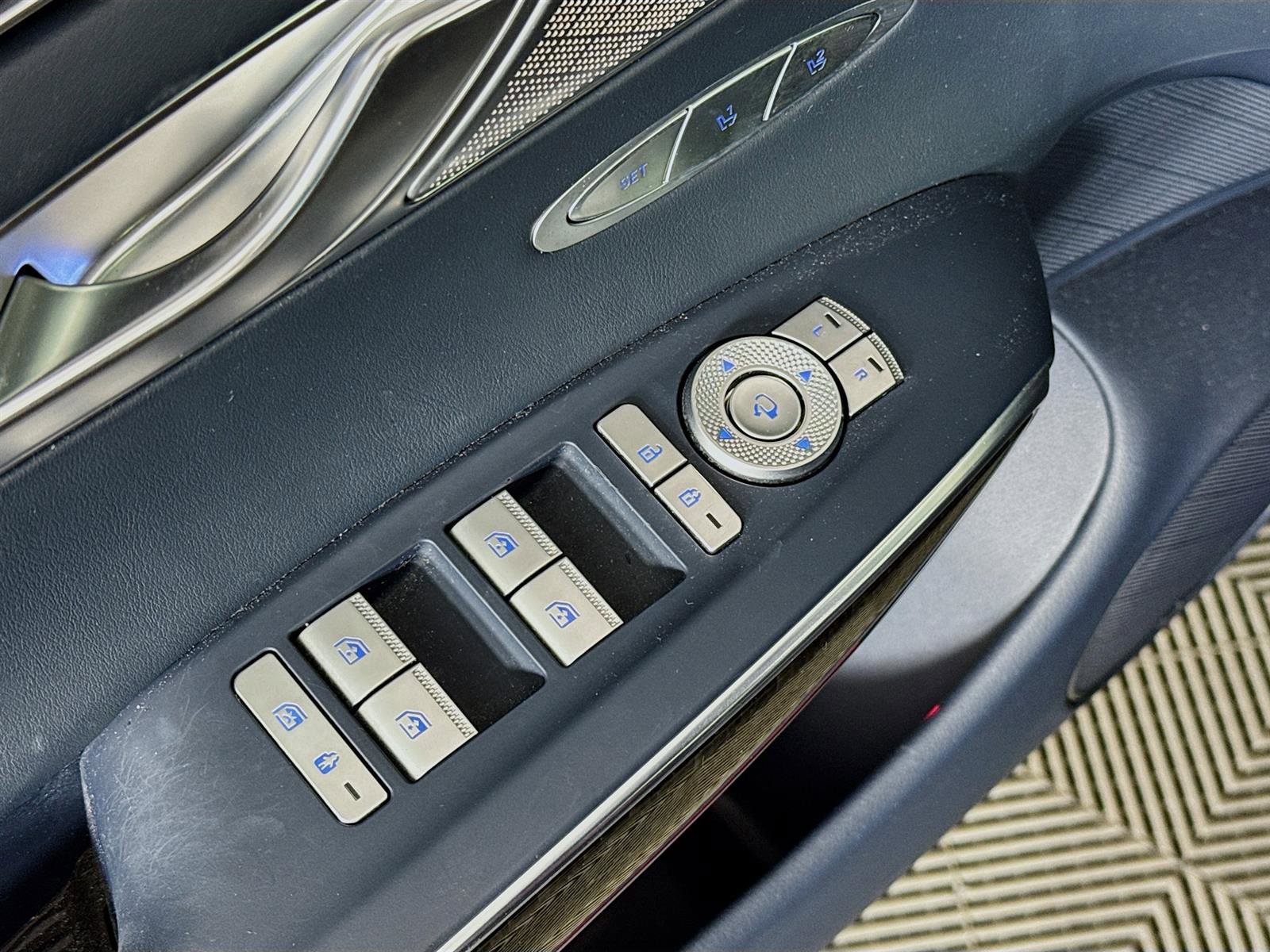 2022 Genesis GV70 3.5T Sport Prestige photo 19