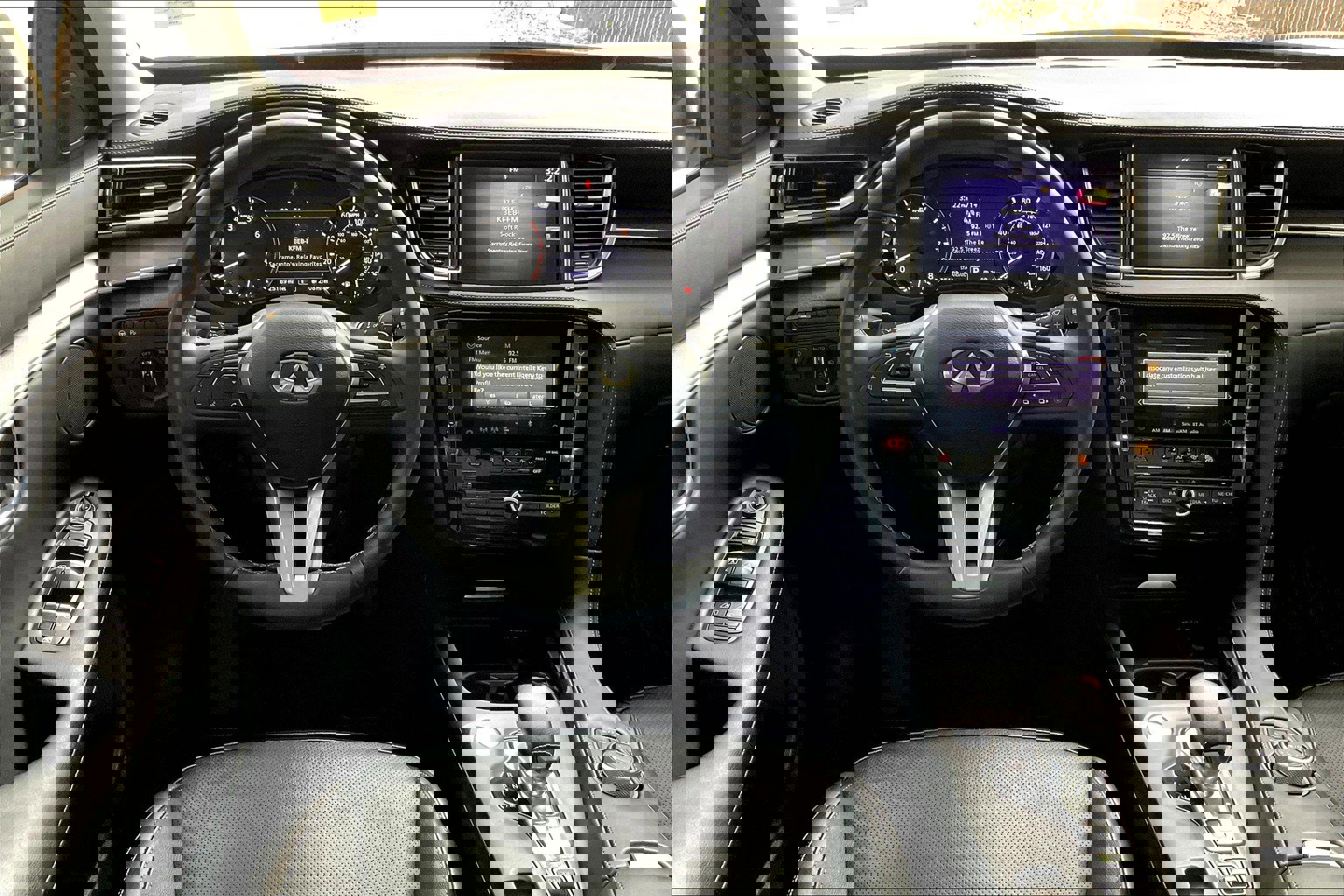 2022 Infiniti QX50 Luxe AWD photo 4