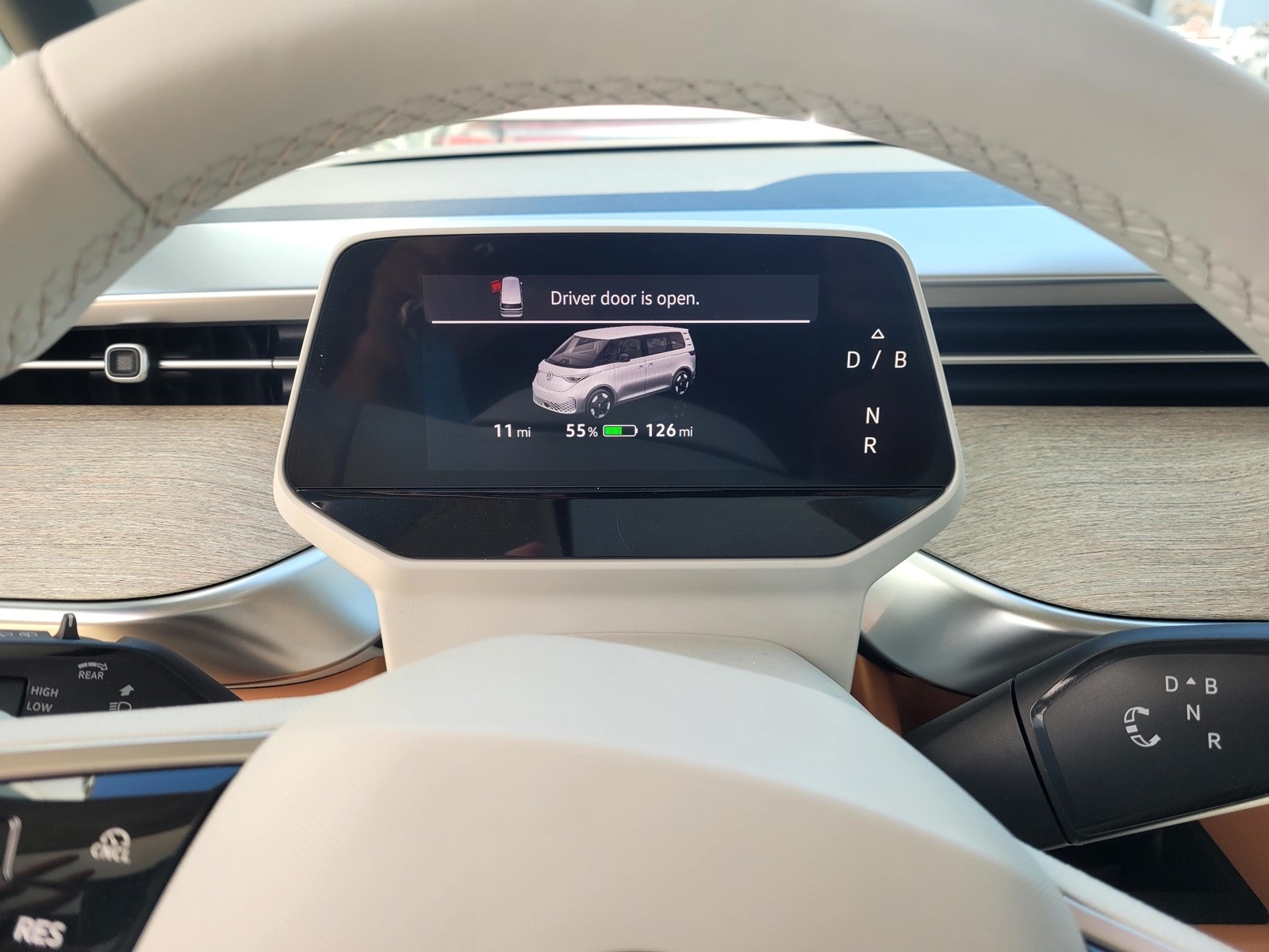 2025 Volkswagen ID. Buzz Pro Plus photo 10