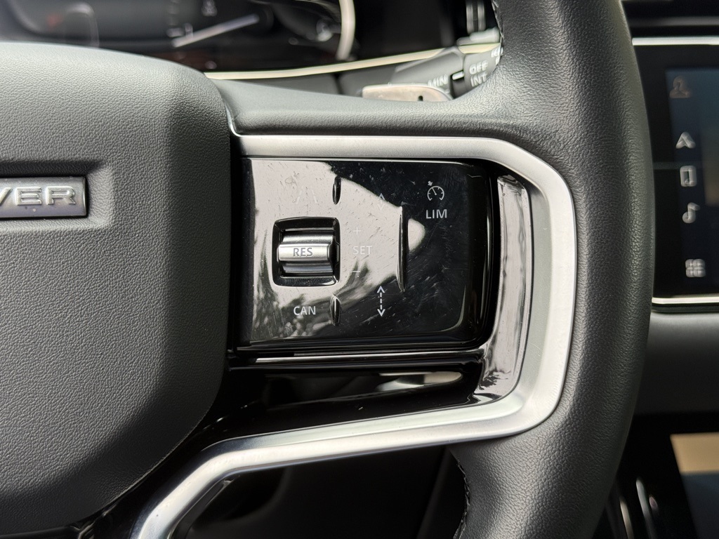 2023 Land Rover Range Rover Evoque R-Dynamic SE photo 19