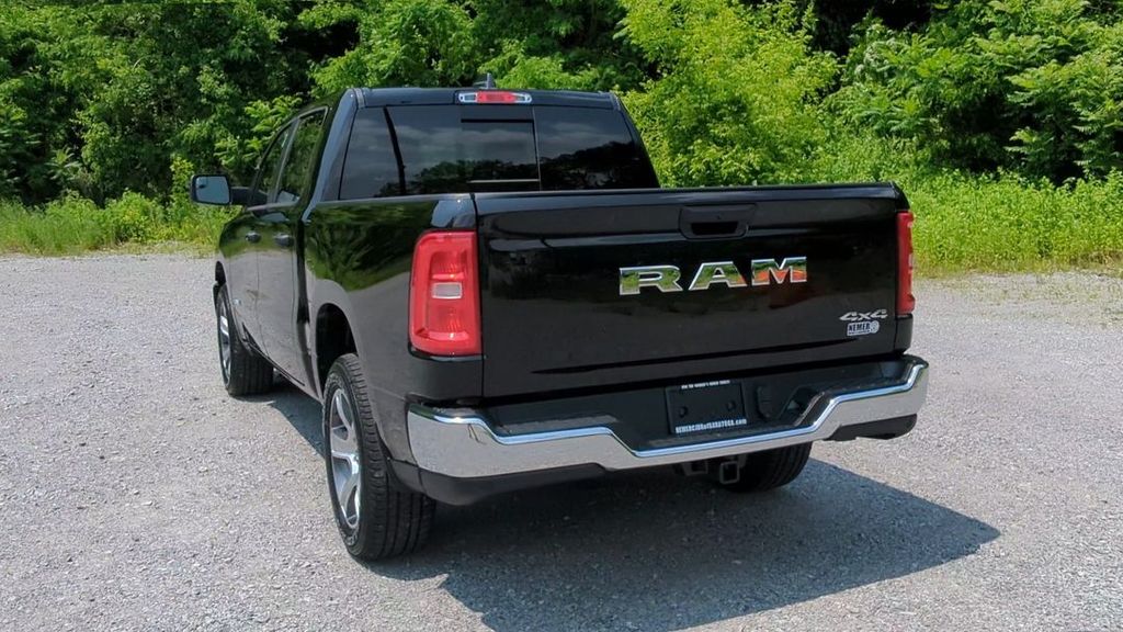 2025 Ram 1500 Tradesman photo 4