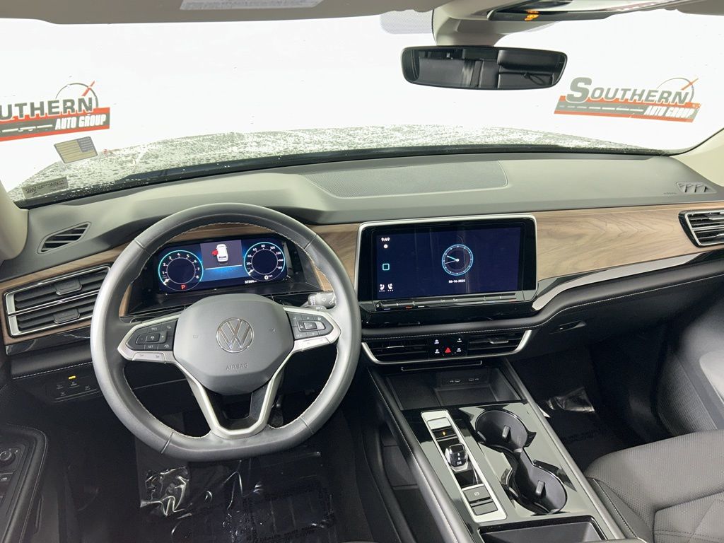 2024 Volkswagen Atlas SE Technology photo 10