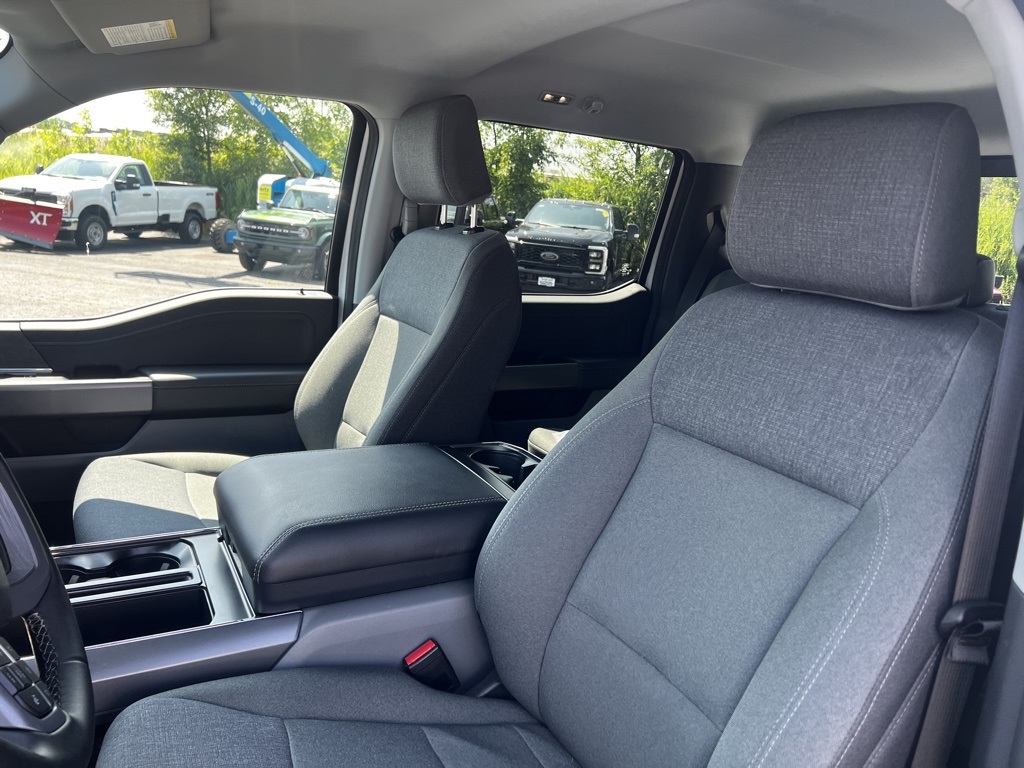 2025 Ford F-150 XLT photo 4