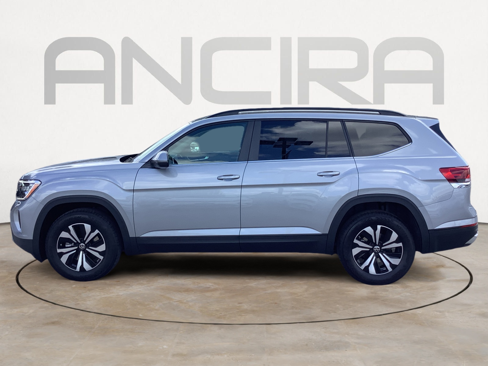2026 Volkswagen Atlas SE photo 2