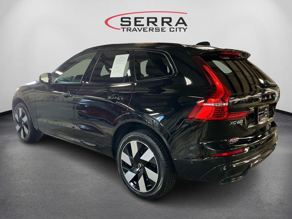2025 Volvo XC60 Hybrid T8 Plus photo 7