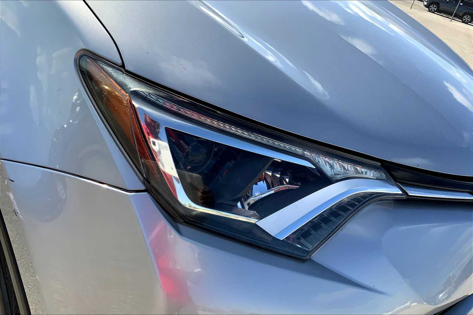 2018 Toyota RAV4 LE photo 26