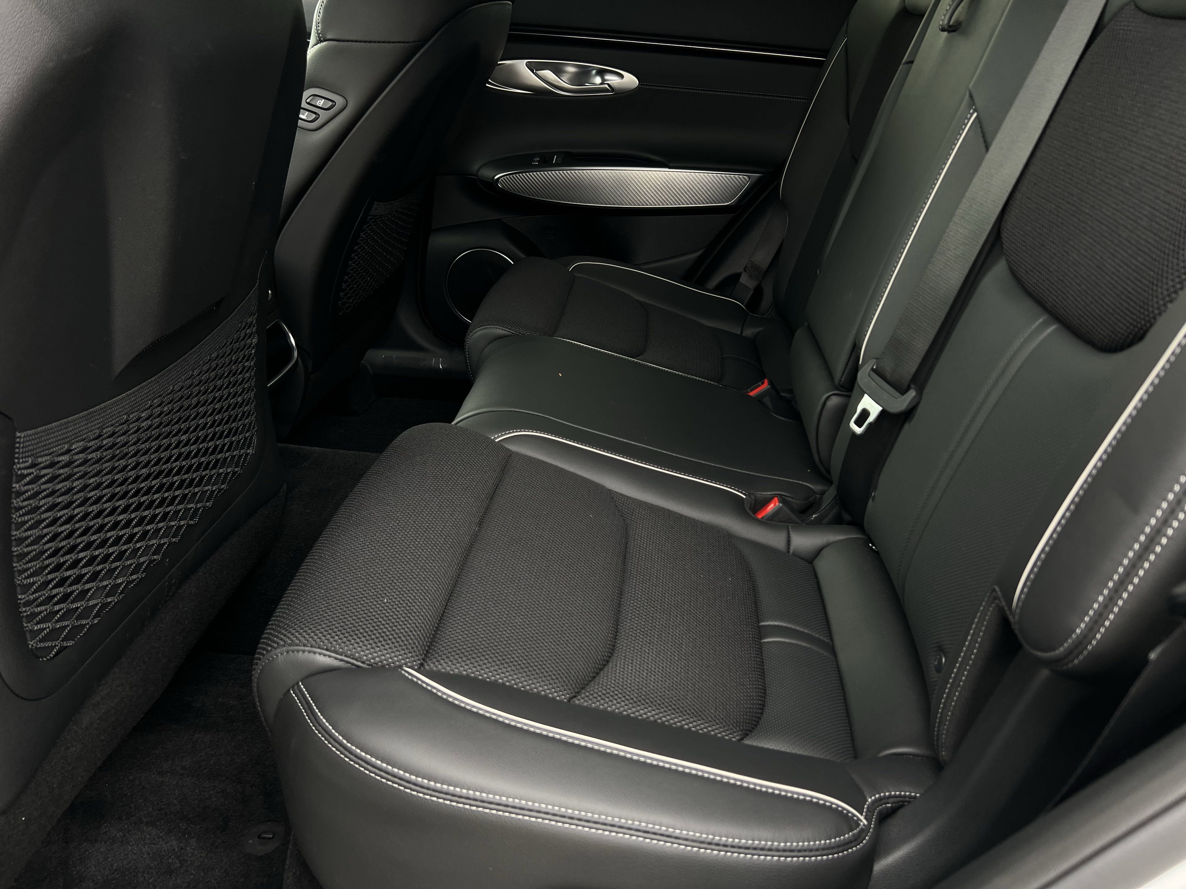 2025 Genesis GV70 3.5T Sport photo 2