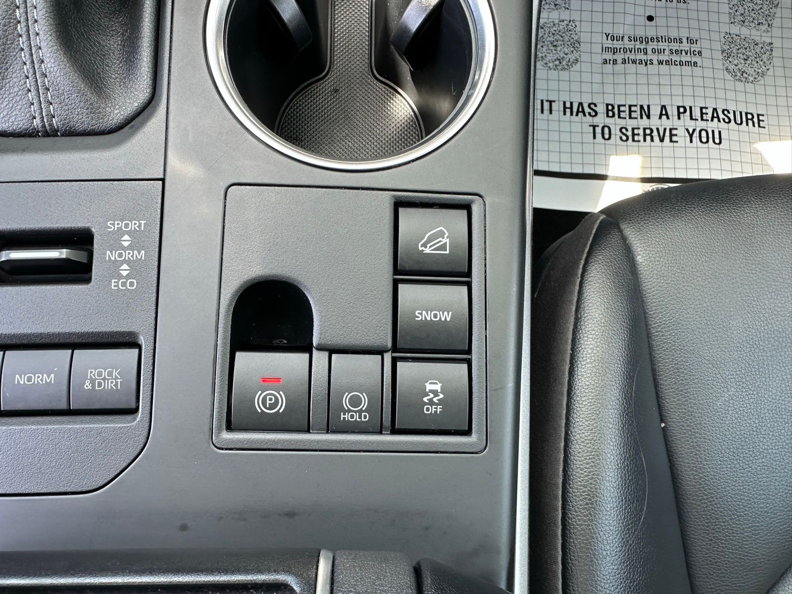 2024 Toyota Highlander XLE photo 28