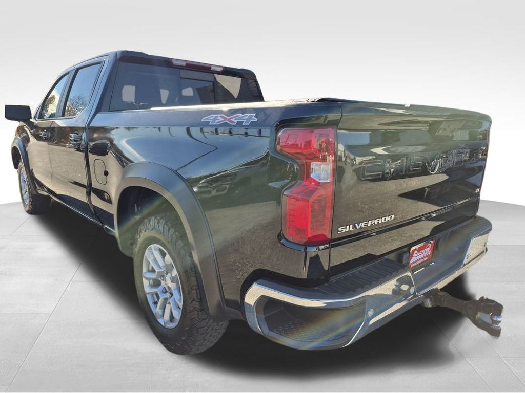 2023 Chevrolet Silverado 1500 LT photo 4