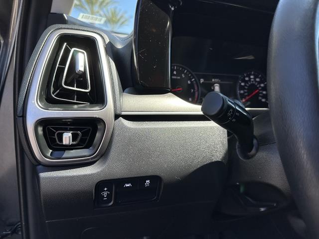 2022 Kia Sorento LX photo 9