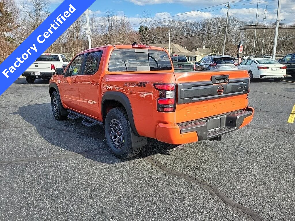 2025 Nissan Frontier PRO-4X photo 3