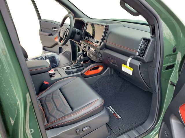2025 Nissan Frontier PRO-4X photo 21