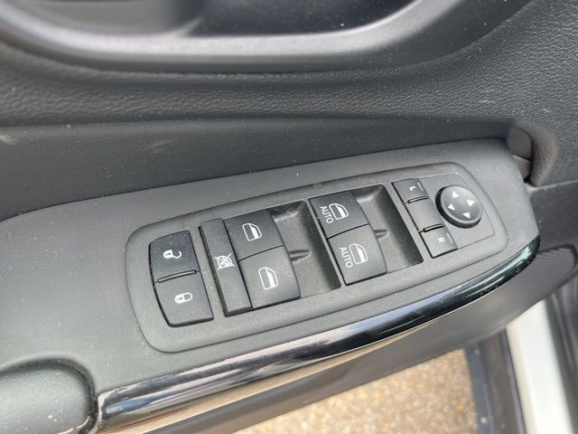 2023 Jeep Cherokee Altitude photo 12