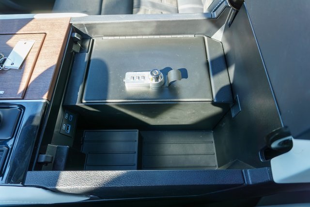 2023 Toyota Sequoia Capstone photo 32