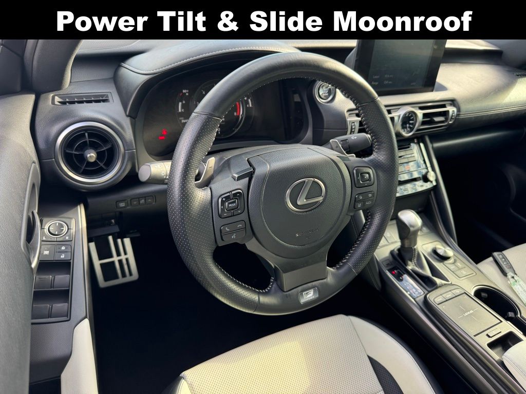 2022 Lexus IS 350 F SPORT photo 3