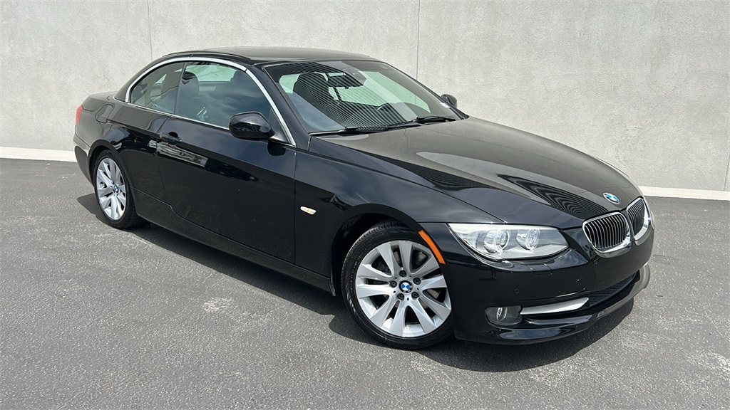 Used 2012 Black BMW 328i image 1