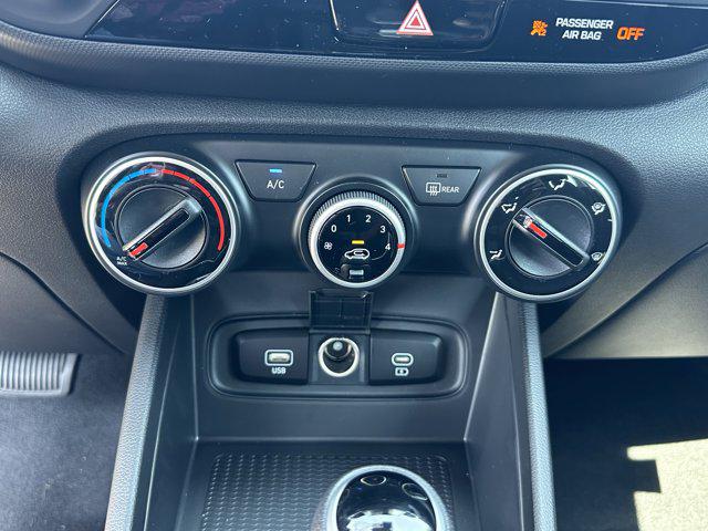 2025 Hyundai Venue SE photo 25