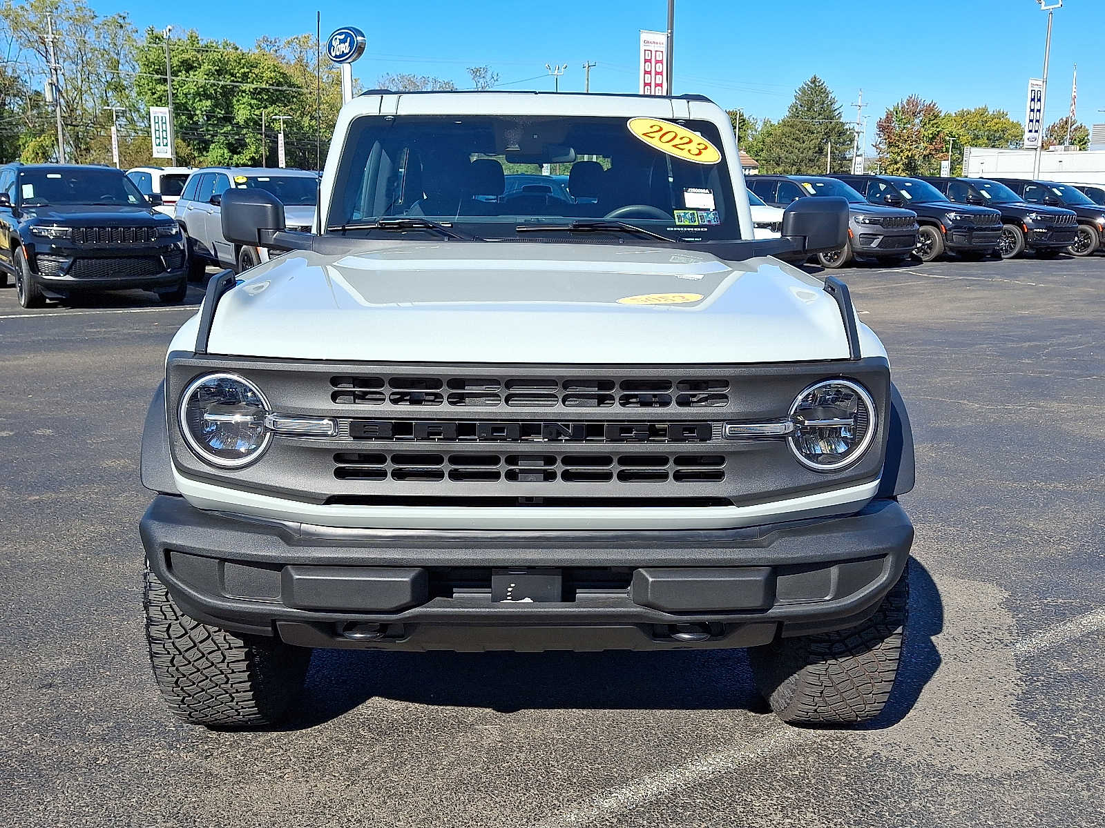 2023 Ford Bronco Base photo 2