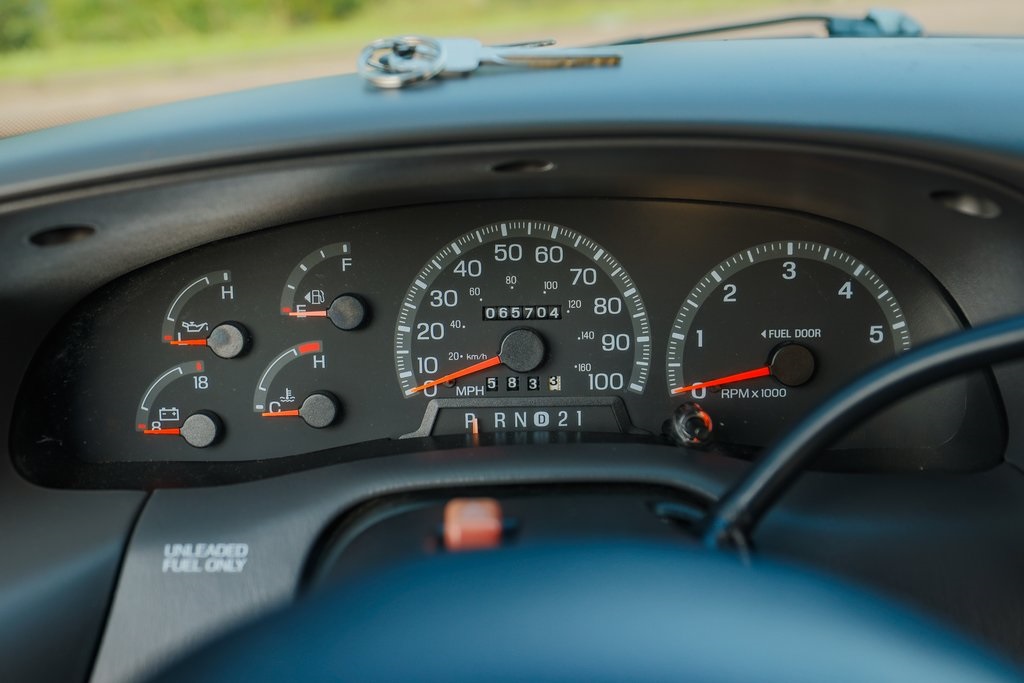 1997 Ford F-150 XLT photo 3