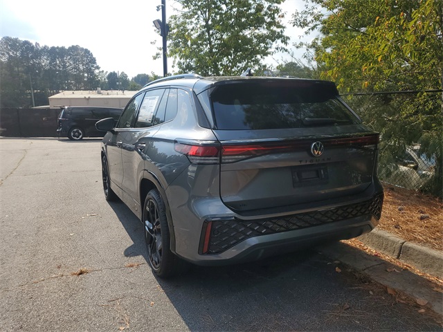 2025 Volkswagen Tiguan SE R-Line Black photo 3
