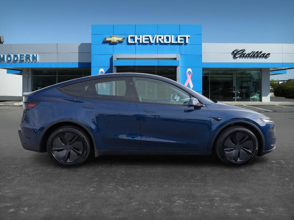 2026 Tesla Model Y Long Range photo 4