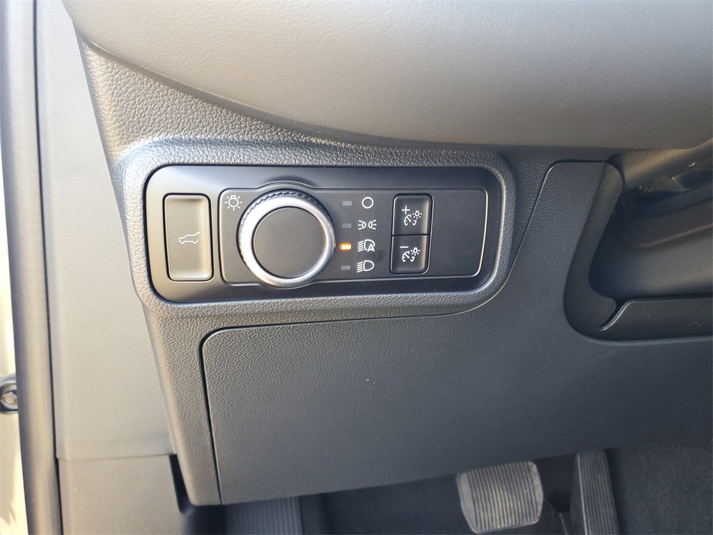 2025 Ford Explorer photo 10
