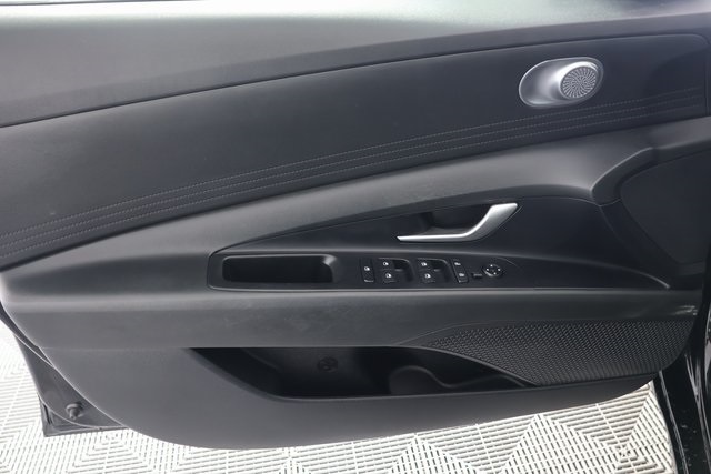 2023 Hyundai Elantra SEL photo 21